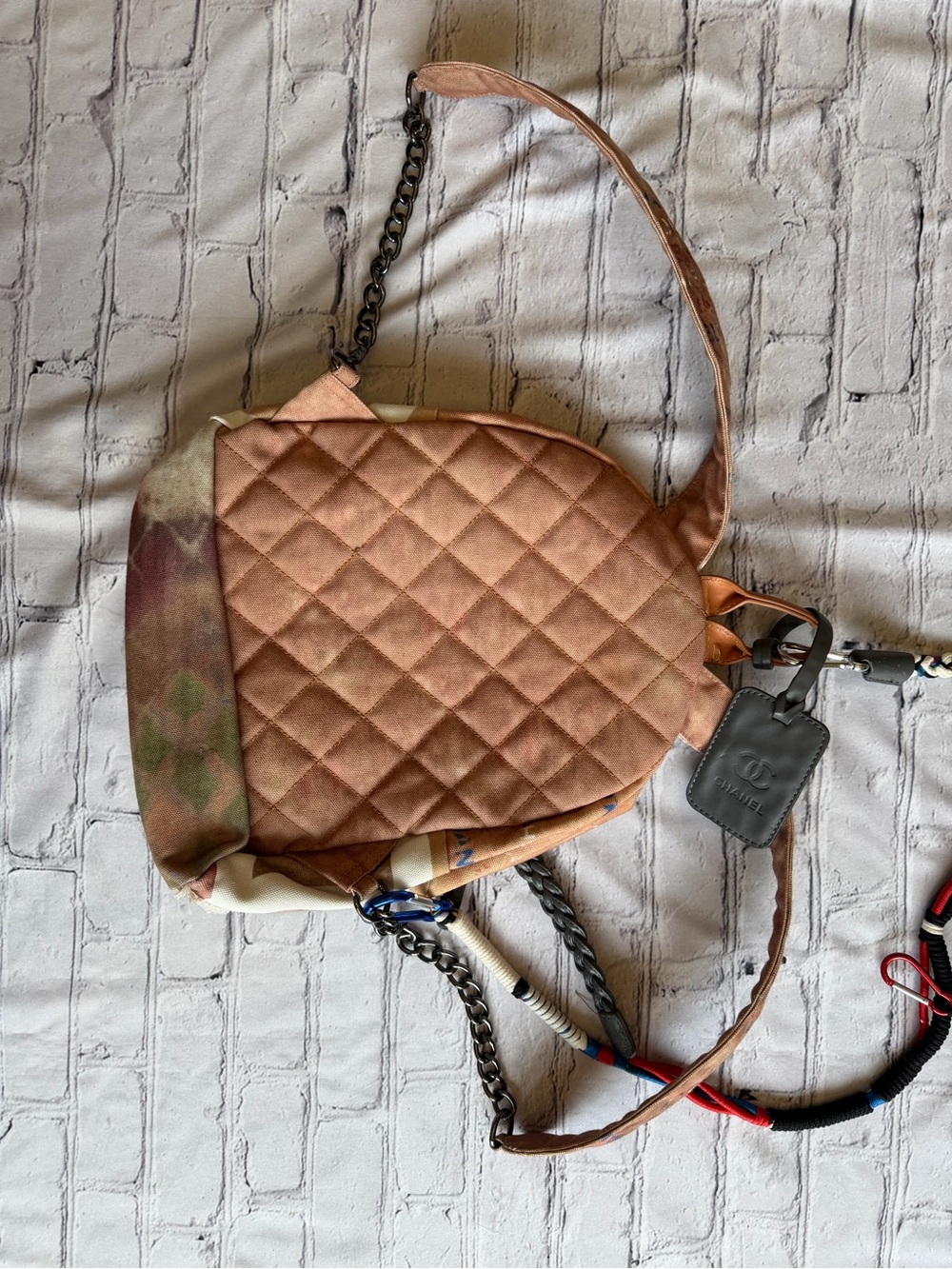 Chanel Graffiti Canvas Backpack
"31 Rue Cambon"  Rare Streetwear - Picture 14 of 16